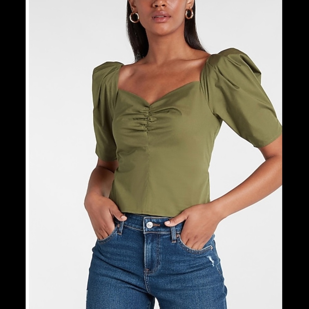 Ruched front puff sleeve top - Medium